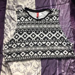 Aztec black/white crop top